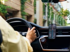 Google Maps, Waze i Yanosik mają nową konkurencję. Pomysłowy sprzęt do samochodu