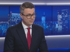 Orban dogaduje się z Rosją i wspiera Ziobrę. Piotr Müller: To inne sprawy