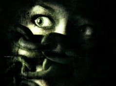 Ze Steam i sklepu Xboxa niespodziewanie zniknął wysoko oceniany mroczny thriller psychologiczny. Gracze sądzą, że może to oznaczać tylko jedno