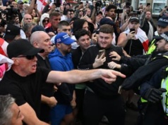 Migracja, rozczarowanie i gniew: dlaczego Wielka Brytania wychodzi na ulice?