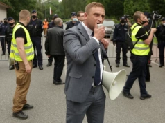 Bąkiewicz oficjalnie nie ma nic. „Już raz robił z siebie dziada, żeby uciec od długów”