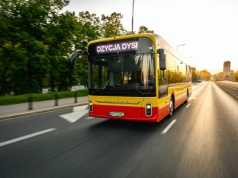 Warszawa rozbudowuje zeroemisyjną flotę chińskimi autobusami