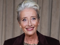 Stylizacje Emmy Thompson to kwintesencja jesiennej elegancji. Piękne kolory i wygodne kroje