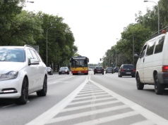 Samochód ze swastyką na polskich drogach. Prokuratura odmówiła wszczęcia dochodzenia