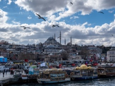 Rosyjska ropa odpływa z Turcji. Kolejny kraj ulega sankcjom USA