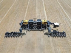 Potężny nośnik narzędzi do prac polowych Nexat: szeroka powierzchnia robocza i zaawansowana automatyzacja pracy