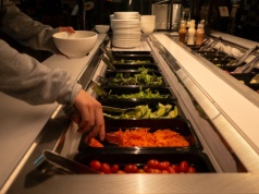 Marnowanie żywności w UE. Jak Polska wypada na tle innych państw Unii?