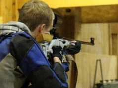 Jak wybrać profesjonalną wyrzutnię do rzutków do strzelnicy? Przewodnik dla właścicieli strzelnic i osób prywatnych