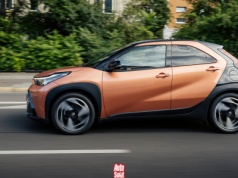 Toyota Aygo X po liftingu to pierwszy miejski crossover z pełną hybrydą. Znamy ceny