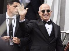 Jeff Bezos sprzedaje akcje Amazona. Miliarder próbuje podreperować budżet po weselu?
