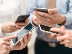 Rozliczasz się ze znajomymi blikiem? Fiskus może zażądać opłaty. Na to musisz zwracać uwagę