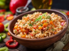 Została ci kasza z obiadu? Zamiast wyrzucać, zrób z niej pyszne danie