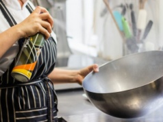 Nawet 12 tys. zł pensji. W tym kraju UE szukają pracowników na zimę