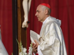 Kard. Fernández: nota o tytułach maryjnych częścią zwyczajnego nauczania Kościoła