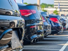 Błędne koło europejskiej motoryzacji. Ulga dla aut spalinowych może pogłębić lukę technologiczną