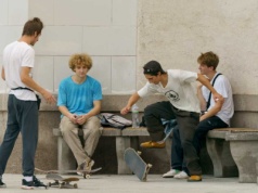 Cyfrowe dzieciństwo w Polsce. Od gier i AI przez patotreści po pornografię