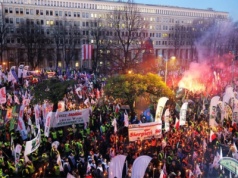 Protest hutników i górników w Katowicach. Śląska policja podała dane o frekwencji