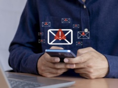 UWAGA! Oszuści obiecują pieniądze za zakupy leków. NFZ ostrzega: nie klikać, nie otwierać!