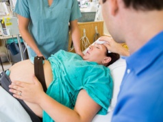 Porody na SOR zamiast na porodówce? Od 2026 roku będą obowiązywać nowe zasady w szpitalach