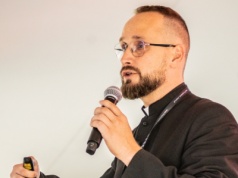 Ks. Tomasz Trzaska o wsparciu Kościoła dla osób w kryzysie psychicznym: tabu zaczęło pękać