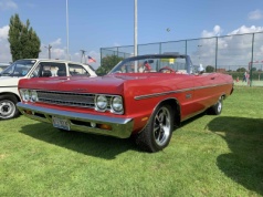 Plymouth Fury V (1969–1973) – amerykański krążownik szos z epoki chromu