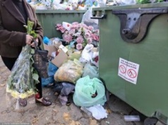 Rzeczywistość po 1 listopada. Śmieci wysypują się z kontenerów