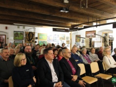 Wiła. Ks. biskup Andrzej Wantuła – był wernisaż, jest wystawa | ZDJĘCIA