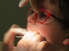 Idzie nowe. Szkolne badania tylko w obecności rodzica? 