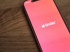 AI znajdzie Wam miłość. Tinder prześwietli telefon i zada pytania