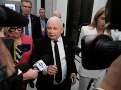 Kaczyński tłumaczy wyjazd Ziobry na Węgry. 