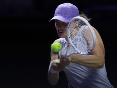 Słodko-gorzki rok Igi Świątek. Rywalki rosną szybciej