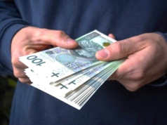 Płacą nawet 20 tys. zł i nie wymagają doświadczenia. Mimo to chętnych do pracy brakuje