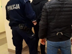 Oświęcim. Policyjny i prokuratorski nakaz opuszczenia miejsca zamieszkania dla 42–latka podejrzanego o znęcanie nad rodziną