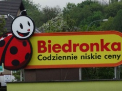 Biedronka z ważnym komunikatem przed 11 listopada. Sieć wprowadza zmiany