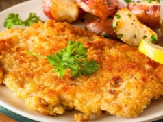 Kotlety schabowe po bawarsku podbiją rodzinne obiady. Tak miękkie, że nie trzeba noża