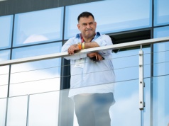 Alex Haditaghi będzie się bawił w pozwy. „Oczyszczę klub z pasożytów”