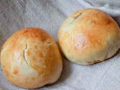 Puchate kajzerki z serka wiejskiego. Dużo lepsze niż drożdżowe