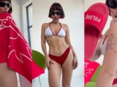 Mery Spolsky szczyci się formą życia w patriotycznej bieliźnie, wymachując ręcznikiem Z ORZEŁKIEM (ZDJĘCIA)