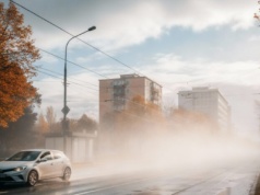 Długi weekend z opadami deszczu i gęstą mgłą