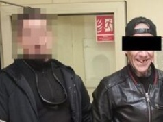 Płacił fałszywkami, miał maczetę i „piękny” uśmiech. Grozi mu 8 lat za kratami