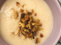 Ewa Wachowicz: Garus, czyli zupa jabłkowo-gruszkowa