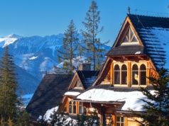 Julia znalazła domek w Zakopanem na święta. 