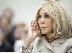 Pierwsza dama Francji walczy w sądzie z cybernękaniem. Przypomina się sprawa bicykla