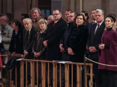 Kopia słynnego obrazu znów w Notre Dame. Pierwsza dama wzięła udział w uroczystości