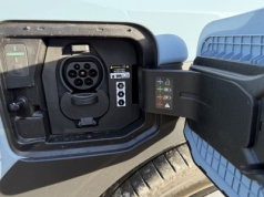 Zjednoczone Królestwo proponuje podatek od samochodów elektrycznych. 3 pensy za milę przebiegu, ok. 9 gr/km