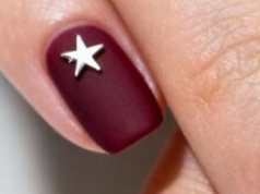 Paznokcie na Andrzejki 2025: magiczne inspiracje i trendy na niezapomnianą noc wróżb