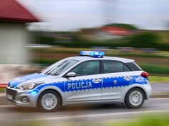 Pościg i strzały w Krakowie. Młody mężczyzna w rękach policji