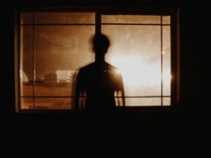 Przerażający trend na TikToku. "Mamo, jakiś obcy pan chodzi po domu"