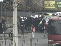Akcja policji na dworcu autobusowym. Andrychów