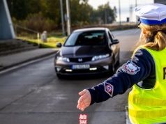 Wypił piwo bezalkoholowe "alk. do 0,5 proc." i... alkomat pokazał promile. Spokojnie